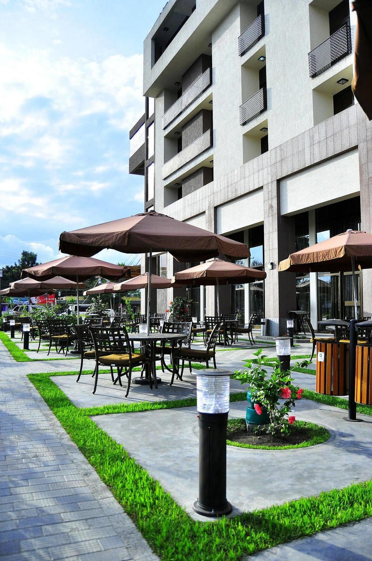 South Star International Hotel Awassa Esterno foto